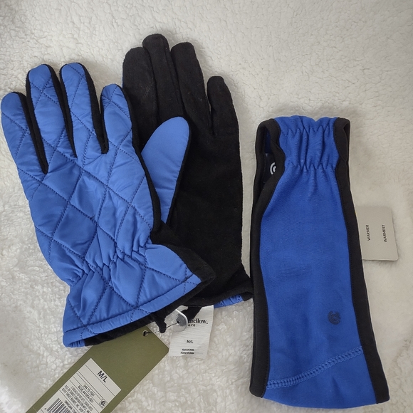 Beautiful Blue Isotoner Gloves & Earband Blue M/L - Picture 2 of 7